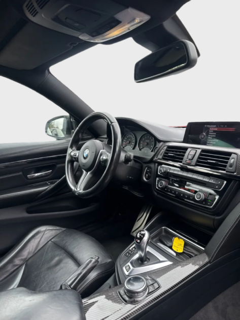BMW M4 COUPÉ 431/ ECH SPORT / HARMAN / TOIT CARBONE
