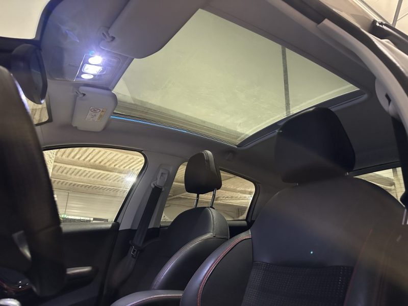 PEUGEOT  208 1.2I 110CH GT LINE / CAR PLAY / CAMERA / 2019