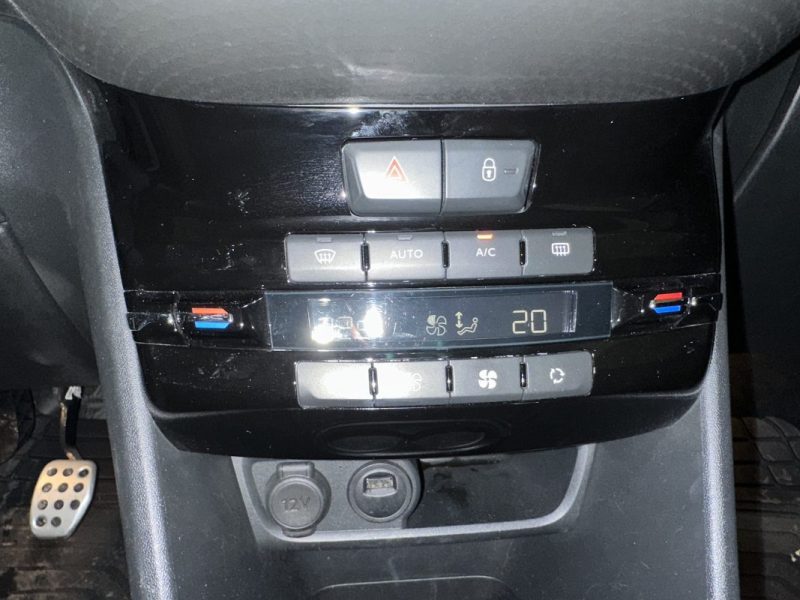 PEUGEOT  208 1.2I 110CH GT LINE / CAR PLAY / CAMERA / 2019
