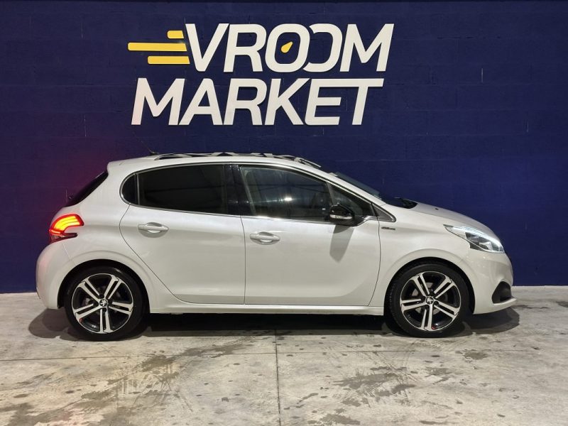 PEUGEOT  208 1.2I 110CH GT LINE / CAR PLAY / CAMERA / 2019