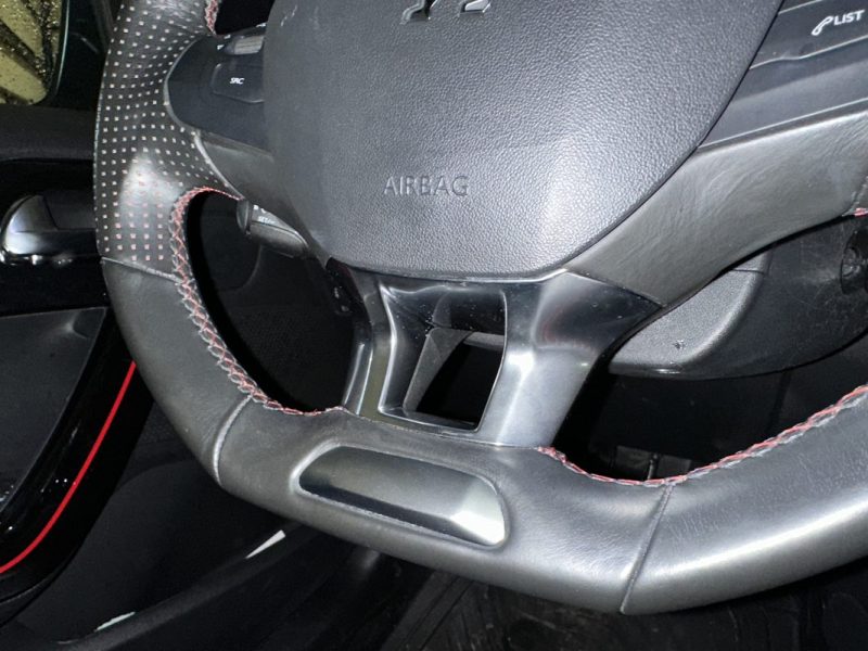 PEUGEOT  208 1.2I 110CH GT LINE / CAR PLAY / CAMERA / 2019