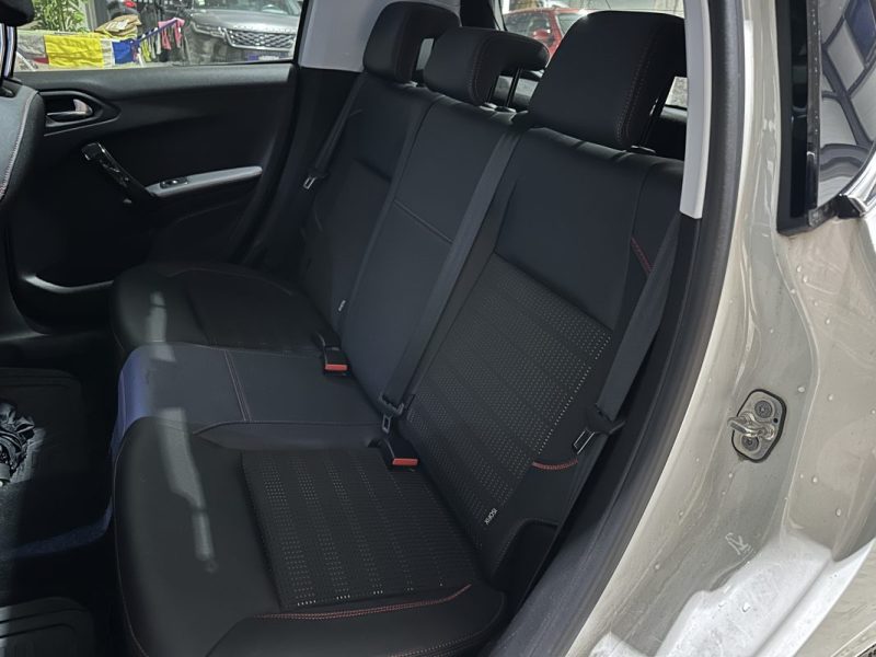 PEUGEOT  208 1.2I 110CH GT LINE / CAR PLAY / CAMERA / 2019