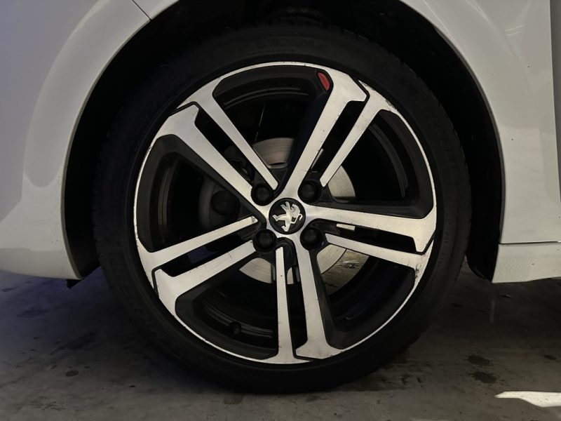 PEUGEOT  208 1.2I 110CH GT LINE / CAR PLAY / CAMERA / 2019