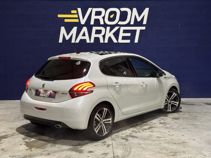 PEUGEOT  208 1.2I 110CH GT LINE / CAR PLAY / CAMERA / 2019