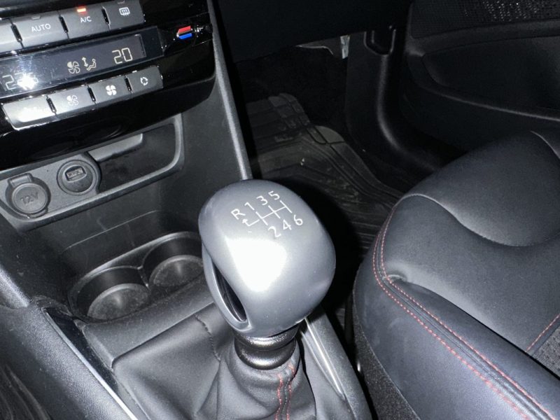 PEUGEOT  208 1.2I 110CH GT LINE / CAR PLAY / CAMERA / 2019