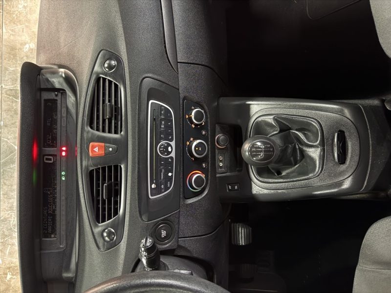 RENAULT SCENICIII 1.5 DCI 85 AUTHENTIQUE 2010