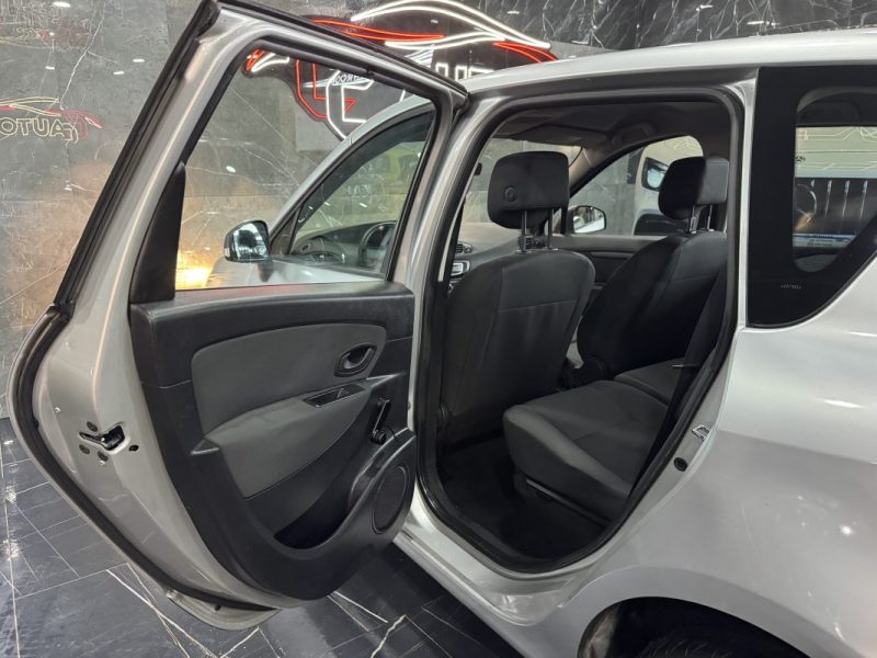 RENAULT SCENICIII 1.5 DCI 85 AUTHENTIQUE 2010