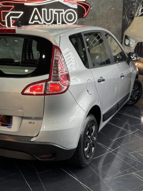 RENAULT SCENICIII 1.5 DCI 85 AUTHENTIQUE 2010
