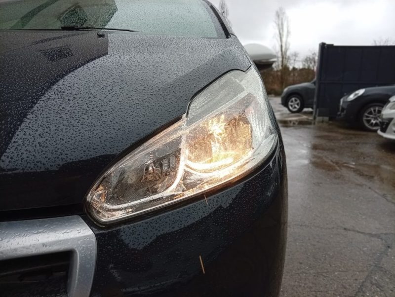 PEUGEOT 208 1.2 PURETECH 68CH LIKE 5P 2017