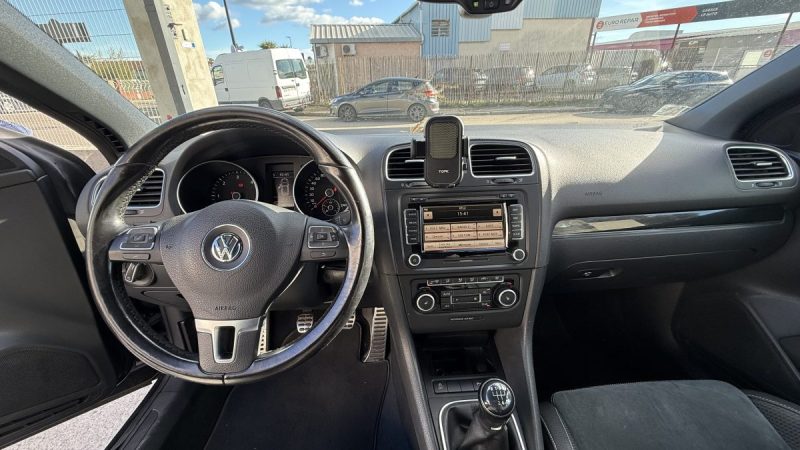 VOLKSWAGEN GOLF 6  cabriolet / 1.6 TDI 105CH CARAT 2013