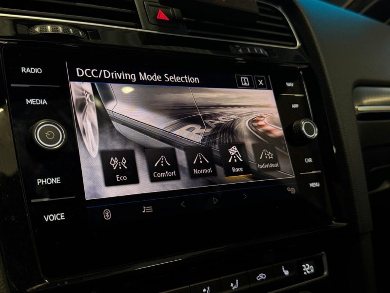 VOLKSWAGEN GOLF VII R 2.0 TSI 380 ch 4MOTION DSG7 / AKRAPOVIC + DYN AUDIO + STAGE 1 / 2020