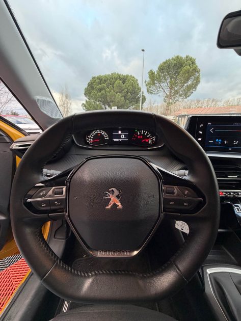 PEUGEOT 208 1.2 PURETECH 75 STYLE - FAIBLE KM 