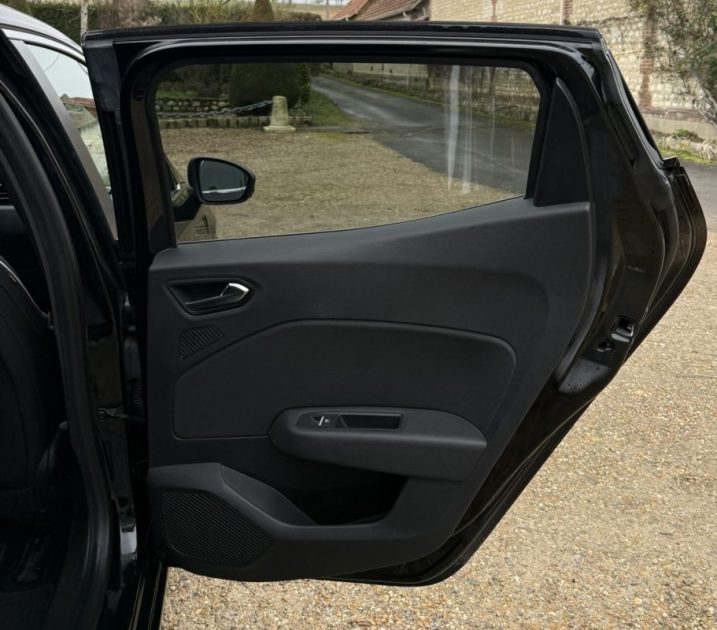 RENAULT CLIO V 1.3 TCE 130 INTENS / Apple CarPlay / Feux LED 