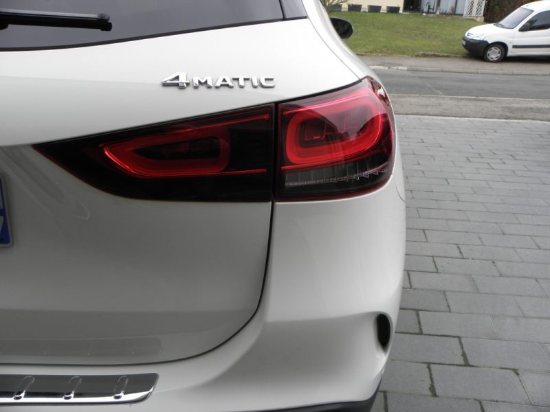 MERCEDES  GLA II 220 D 190 CV 4MATIC AMG LINE 8G-DCT / 10 CV 2021