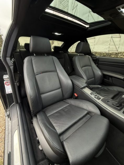 BMW 325i xDrive 218ch PACK M / Sièges Électriques à mémoire / Apple CarPlay / Toit Ouvrant 