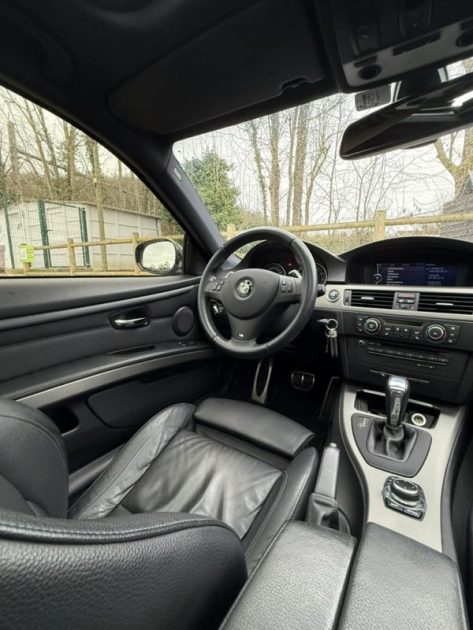 BMW 325i xDrive 218ch PACK M / Sièges Électriques à mémoire / Apple CarPlay / Toit Ouvrant 
