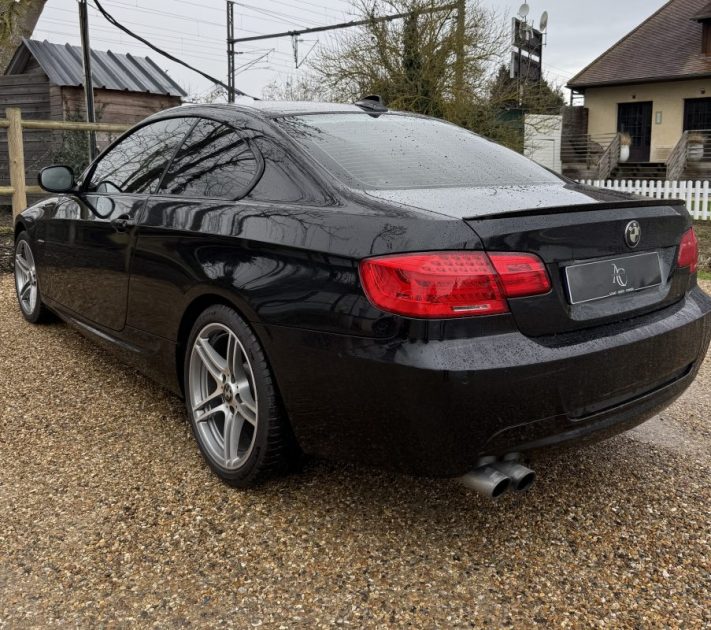 BMW 325i xDrive 218ch PACK M / Sièges Électriques à mémoire / Apple CarPlay / Toit Ouvrant 