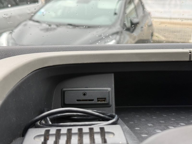 RENAULT Trafic 3 L2H2 1200 1.6 dCi 145 ch Confort / ATTELAGE / GALERIE DE TOIT 