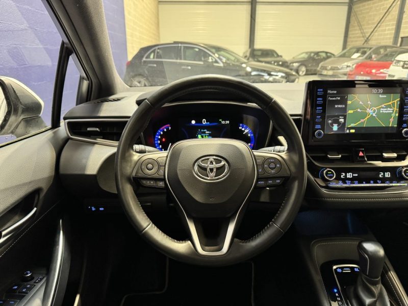 TOYOTA COROLLA 122h DYNAMIC / TOIT OUVRANT / SUIVI D ENTRETIEN COMPLET