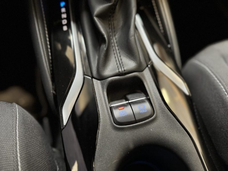 TOYOTA COROLLA 122h DYNAMIC / TOIT OUVRANT / SUIVI D ENTRETIEN COMPLET