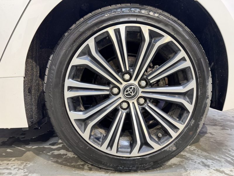 TOYOTA COROLLA 122h DYNAMIC / TOIT OUVRANT / SUIVI D ENTRETIEN COMPLET