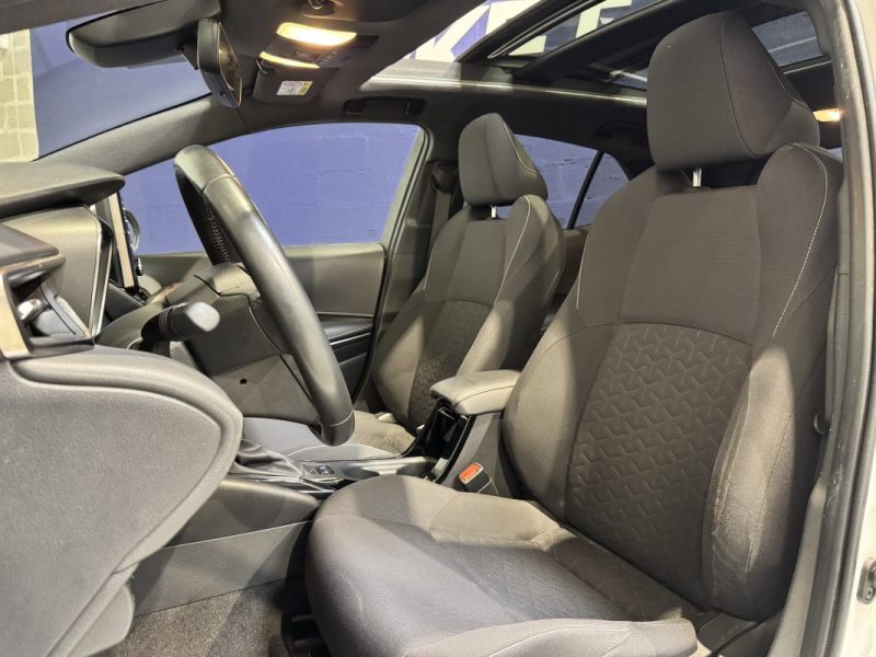 TOYOTA COROLLA 122h DYNAMIC / TOIT OUVRANT / SUIVI D ENTRETIEN COMPLET