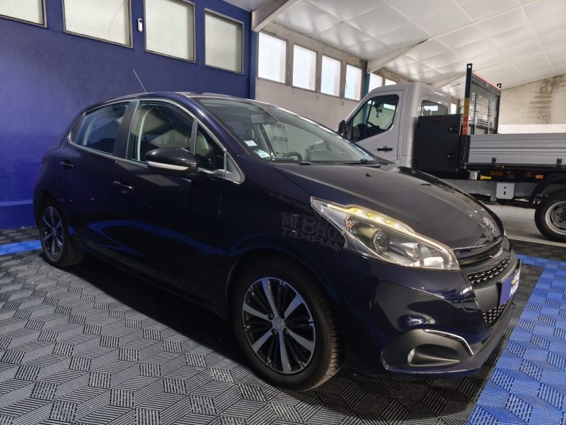 PEUGEOT 208 1.2 ESSENCE 82 CV ALLURE BVM , ENTRETIEN COMPLET , SIEGES CHAUFFANTS  2017