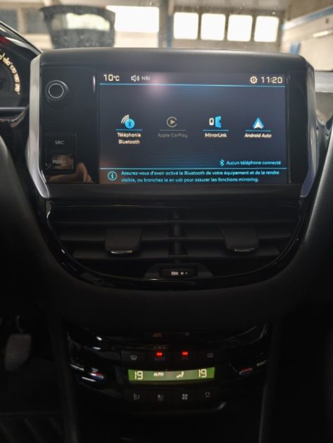 PEUGEOT 208 1.2 ESSENCE 82 CV ALLURE BVM , ENTRETIEN COMPLET , SIEGES CHAUFFANTS  2017