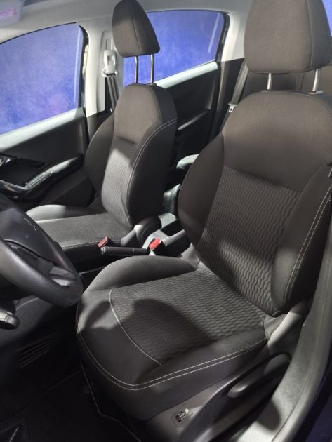 PEUGEOT 208 1.2 ESSENCE 82 CV ALLURE BVM , ENTRETIEN COMPLET , SIEGES CHAUFFANTS  2017