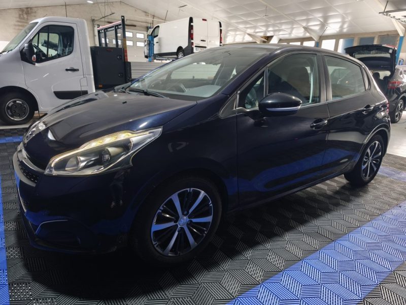 PEUGEOT 208 1.2 ESSENCE 82 CV ALLURE BVM , ENTRETIEN COMPLET , SIEGES CHAUFFANTS  2017