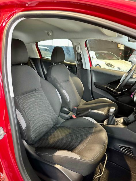 PEUGEOT 208 style 1.2 82CH 