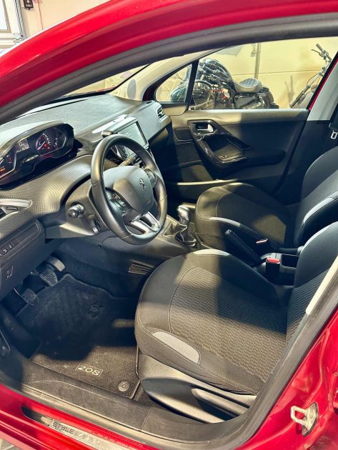 PEUGEOT 208 style 1.2 82CH 