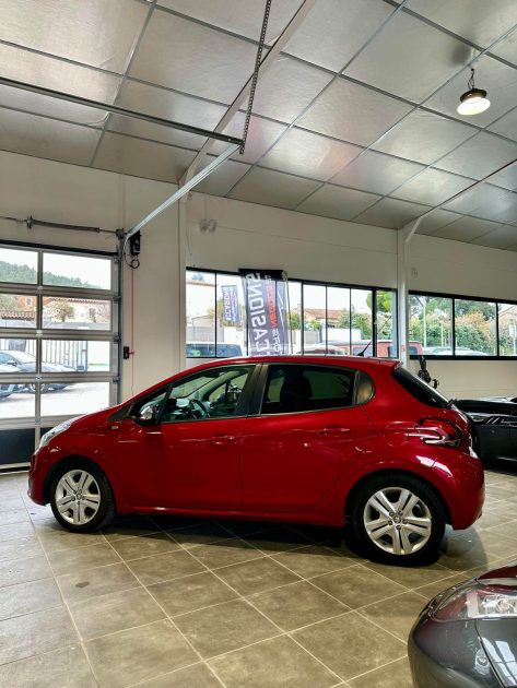 PEUGEOT 208 style 1.2 82CH 