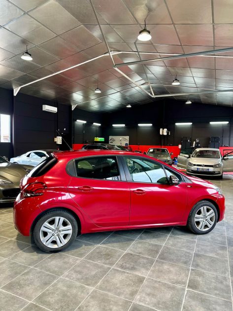 PEUGEOT 208 style 1.2 82CH 