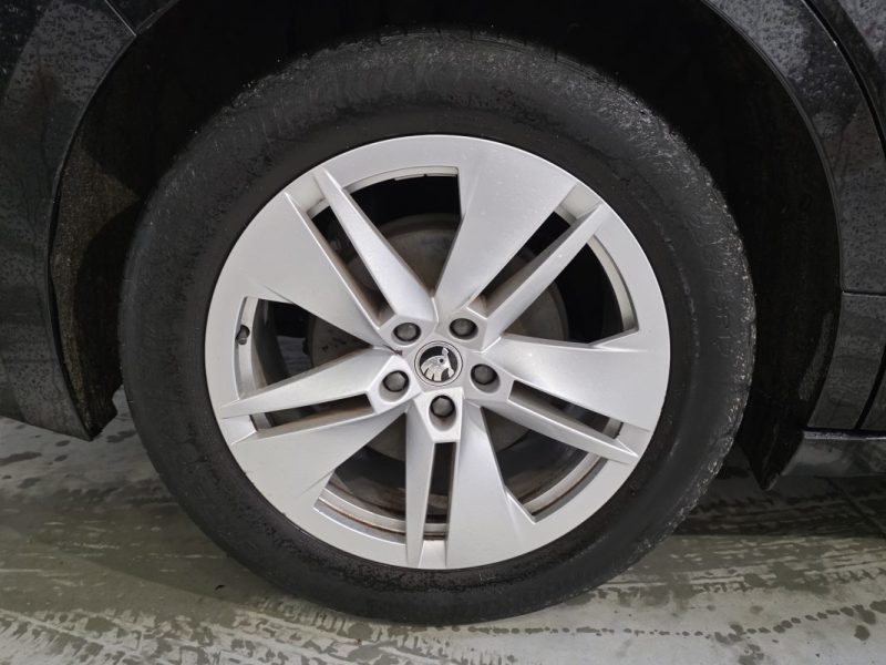 SKODA ENYAQ iV 179ch Version 60 / TOIT PANORAMIQUE / SOH 88%