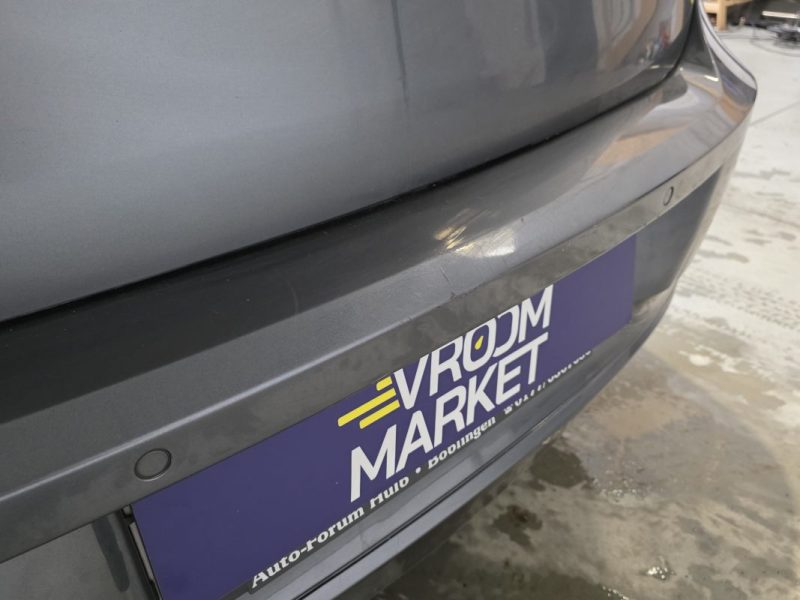 B.M.W. SERIE 1 118i 170cv / LOUNGE / BVA