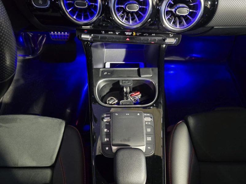 MERCEDES CLASSE A 200 163Cv AMG-LINE 7G-DCT- TOIT OUVRANT -SIEGES CHAUFFANT- CARPLAY