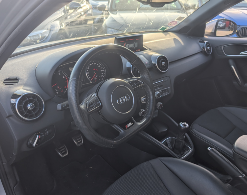AUDI A1 SPORTBACK 1.4 TFSI 125CV S-LINE VOLANT MÉPLAT SUIVIE AUDI DISPONIBLE 