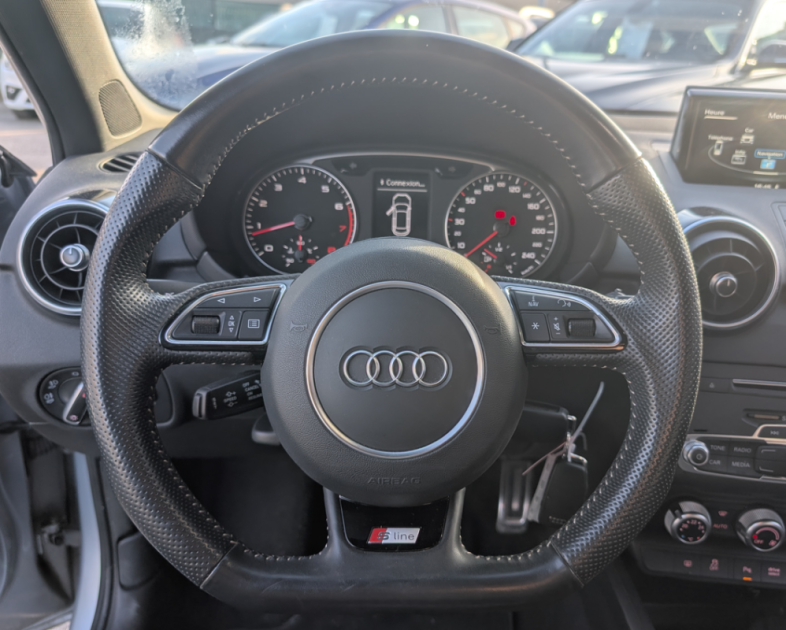 AUDI A1 SPORTBACK 1.4 TFSI 125CV S-LINE VOLANT MÉPLAT SUIVIE AUDI DISPONIBLE 