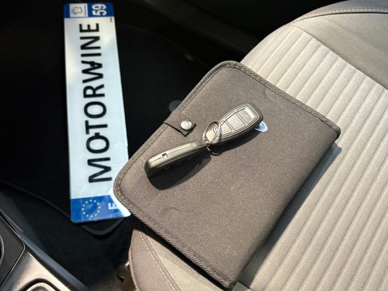 Ford C-Max 1.0i Turbo 125ch 🚗 Titanium ✨ Toit pano 🌅 Reprise 🔄 Garantie 🛡️