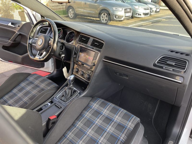 VOLKSWAGEN GOLF7 GTE 1.4 TSI 204CH GTE DSG6    GARANTIE 3/12 MOIS 2016