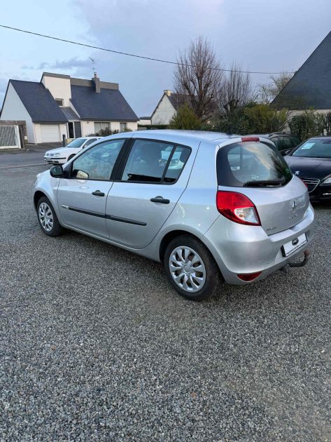 RENAULT CLIO III AUTHENTIQUE 1.5DCI 75 2011