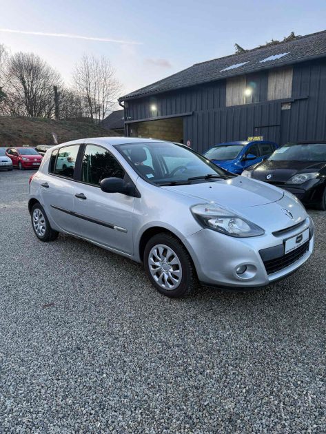 RENAULT CLIO III AUTHENTIQUE 1.5DCI 75 2011