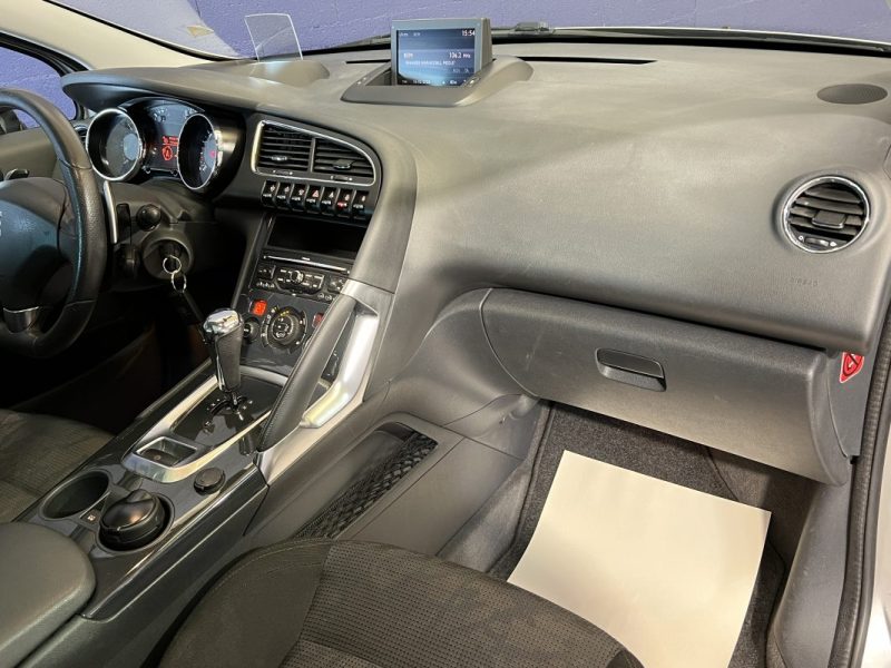 PEUGEOT 3008 1.6 HDI 110 PREMIUM - BVA 6 - GPS - AFFICHAGE TETE HAUTE - SUIVI FACTURES - 120527KM