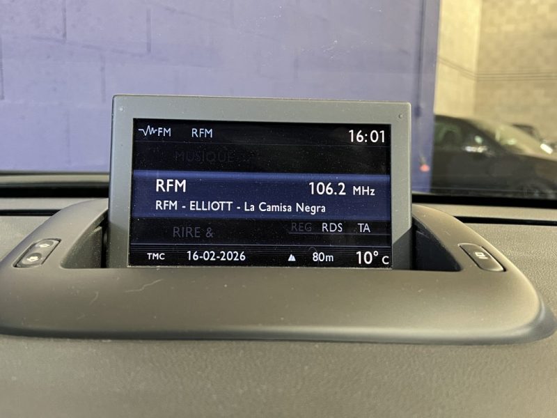 PEUGEOT 3008 1.6 HDI 110 PREMIUM - BVA 6 - GPS - AFFICHAGE TETE HAUTE - SUIVI FACTURES - 120527KM