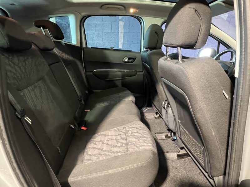 PEUGEOT 3008 1.6 HDI 110 PREMIUM - BVA 6 - GPS - AFFICHAGE TETE HAUTE - SUIVI FACTURES - 120527KM