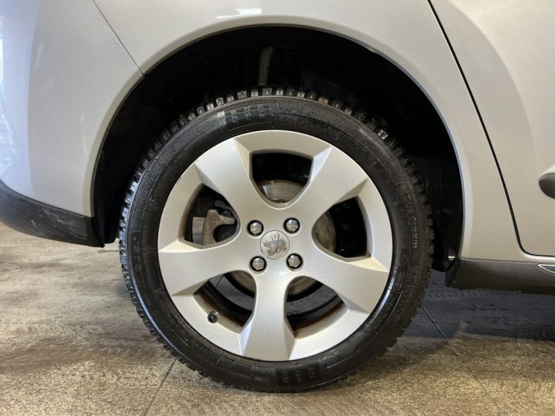 PEUGEOT 3008 1.6 HDI 110 PREMIUM - BVA 6 - GPS - AFFICHAGE TETE HAUTE - SUIVI FACTURES - 120527KM