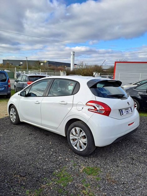 PEUGEOT 208 2014