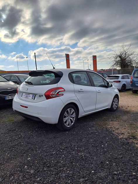 PEUGEOT 208 2014
