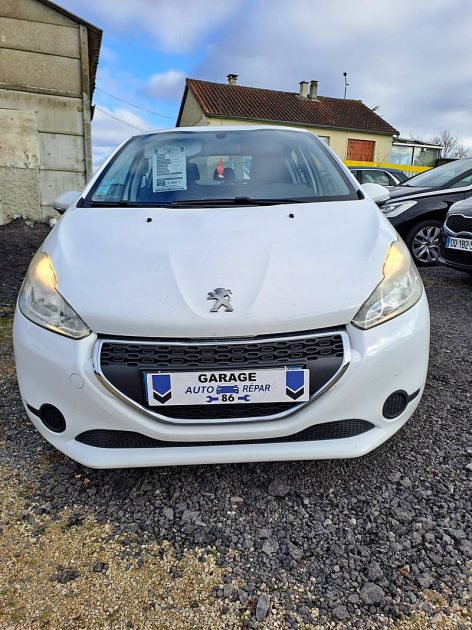 PEUGEOT 208 2014
